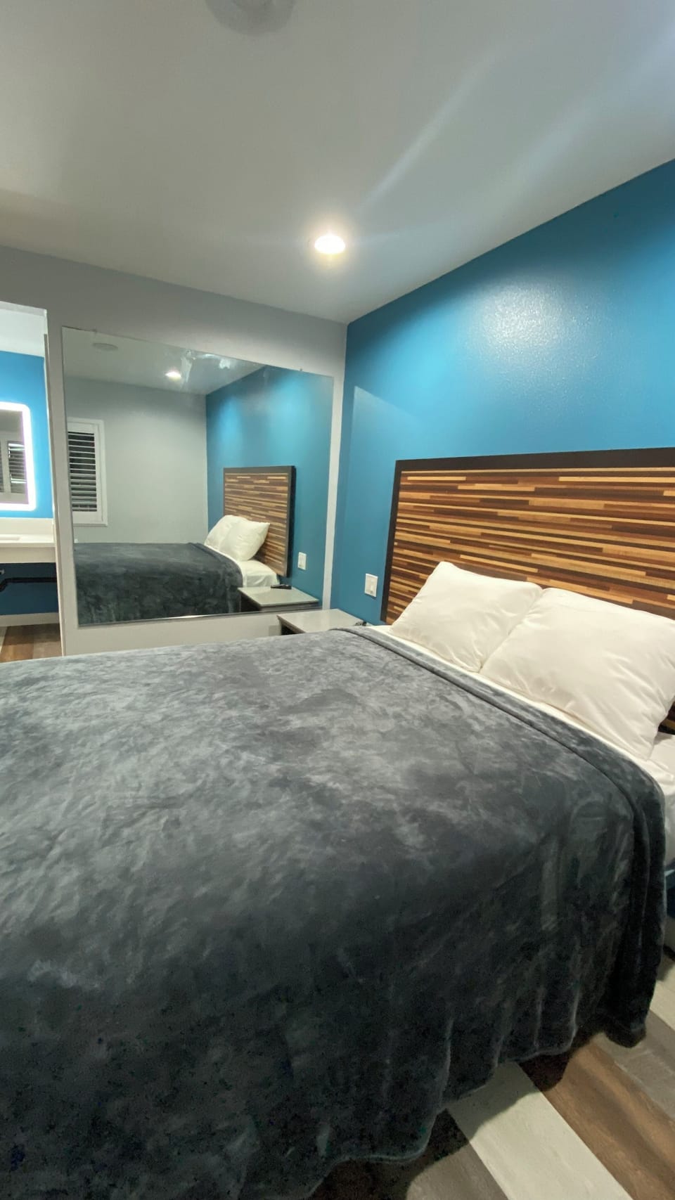Basic Single Room | Free WiFi, bed sheets