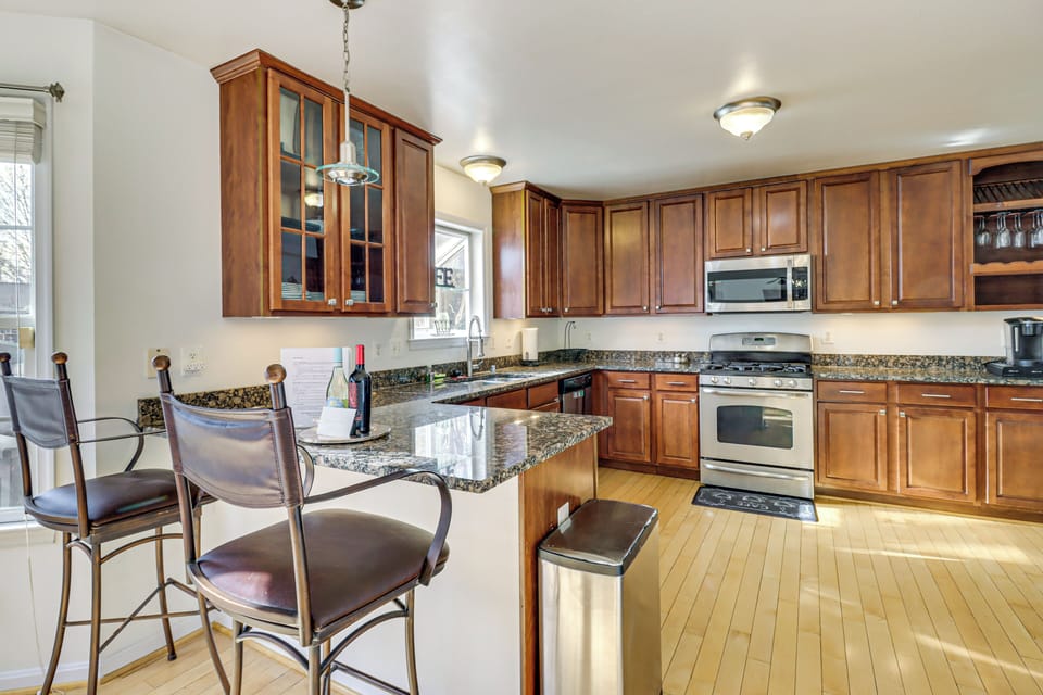 Kitchen | Bar-Top Seating | Cooking Basics | Keurig Coffee Maker | 1st Floor