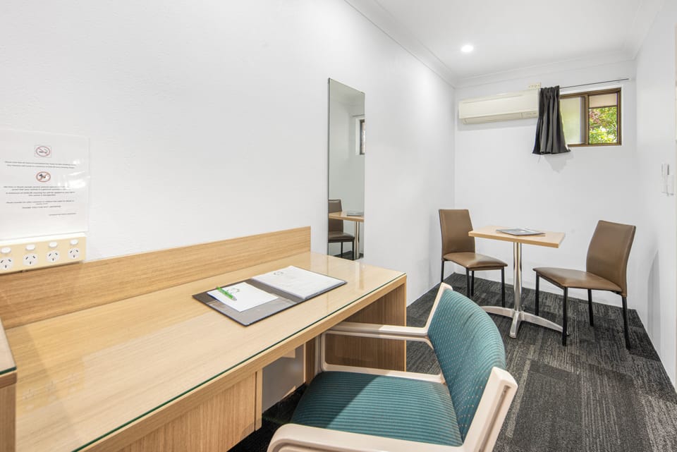 Executive Room | In-room safe, blackout drapes, soundproofing, iron/ironing board