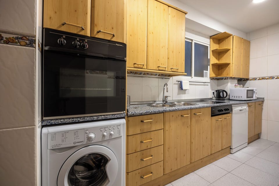 Nearby Apartment for 4 people | Private kitchen