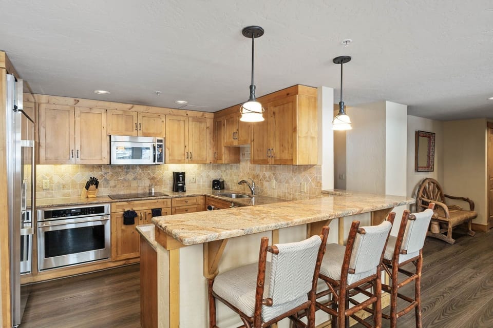 Indoors, Kitchen, Kitchen Island, Microwave, Oven