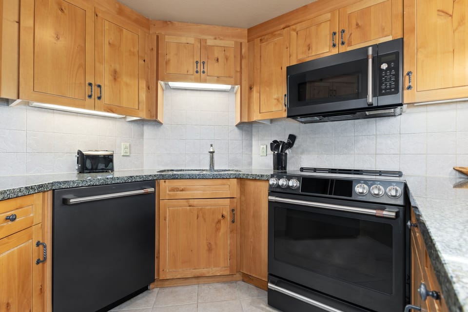 Indoors, Microwave, Oven, Kitchen, Sink