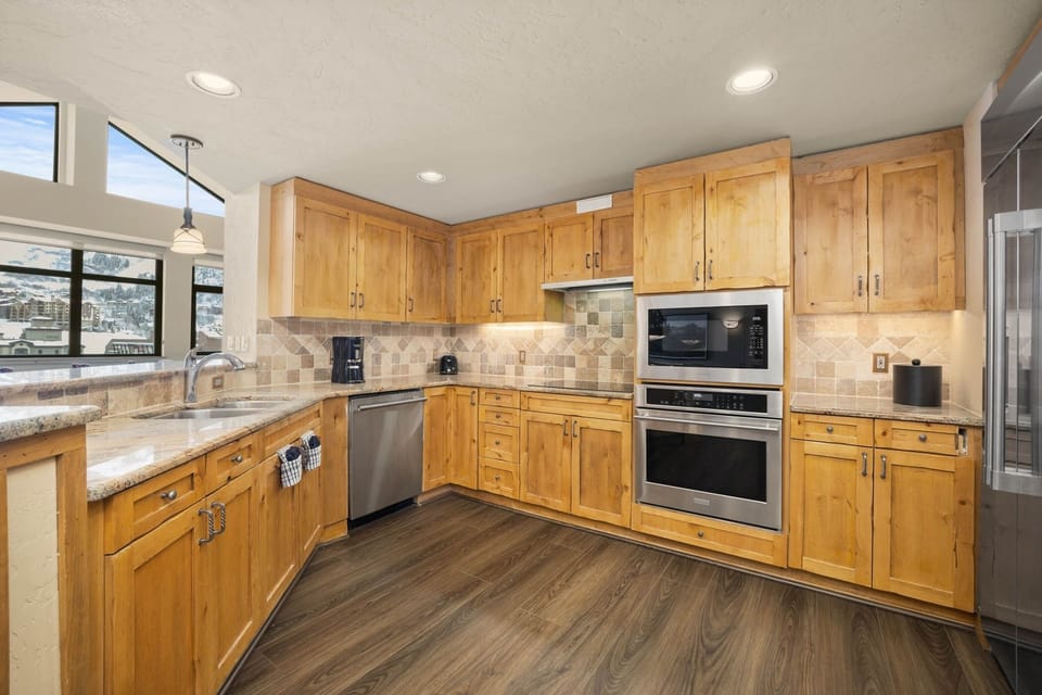 Indoors, Kitchen, Hardwood, Floor, Microwave