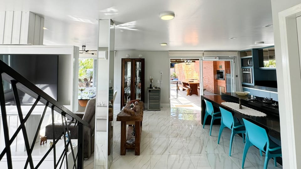 Kitchen or kitchenette,Living Room,Dining area