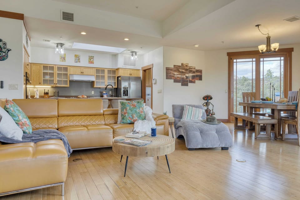 House (5 Bedrooms) | Interior