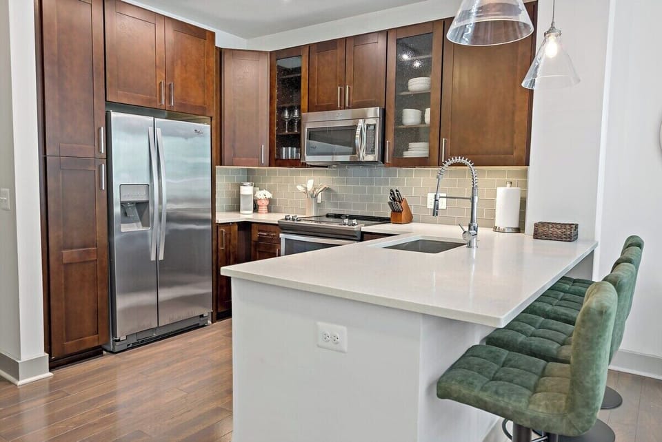 Want to whip up a tasty meal? Kitchen is fully equipped for your everyday living. 