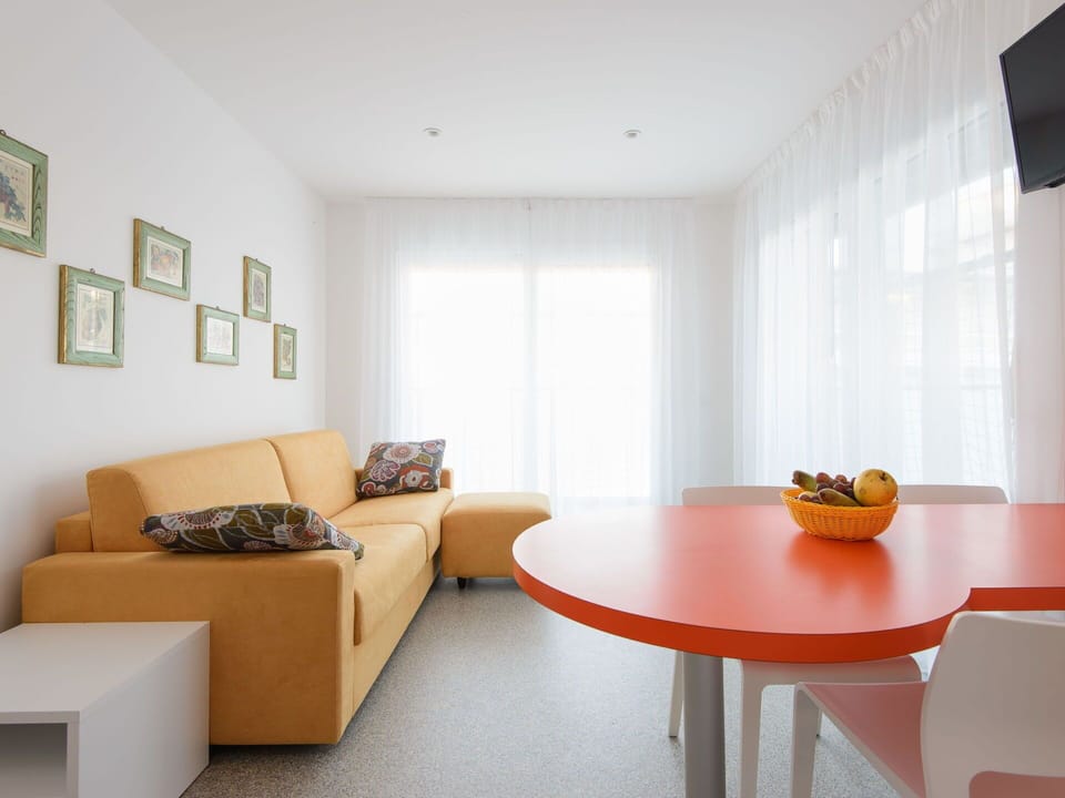 Furniture, Interior Design, Wall, Flooring, Floor, Wood, Room, Couch, Ceiling, Living Room