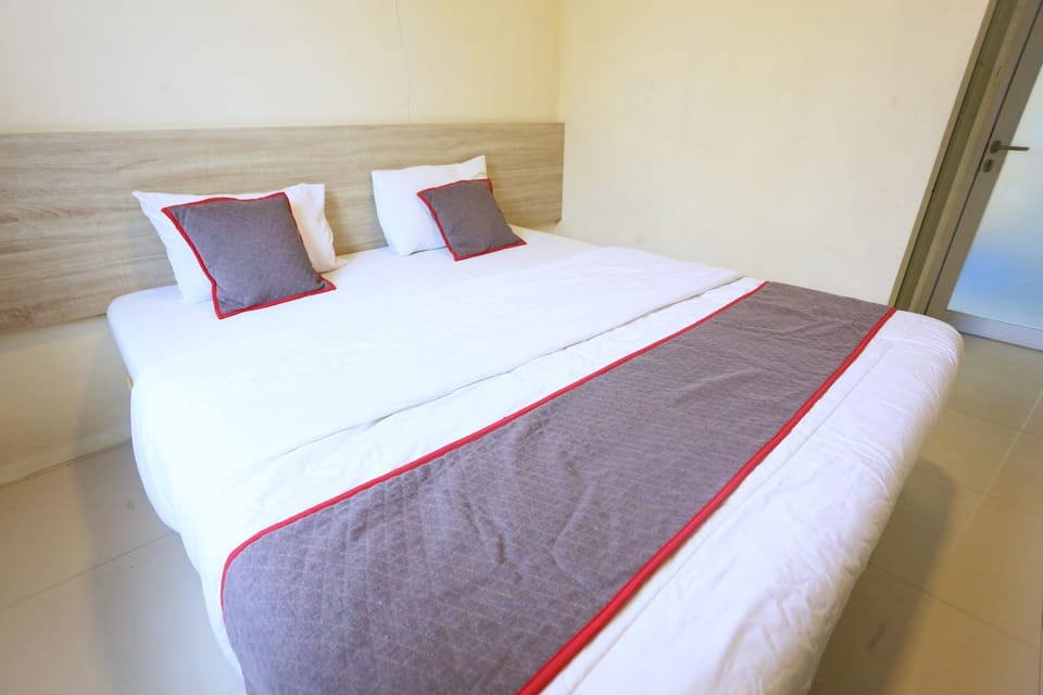Deluxe Double Room | Desk