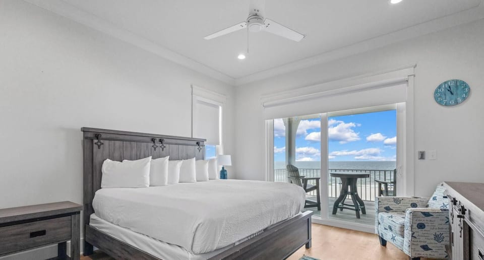 2nd Floor King Suite 4 (master)