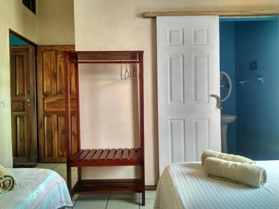 Standard Triple Room | WiFi (free), bed sheets