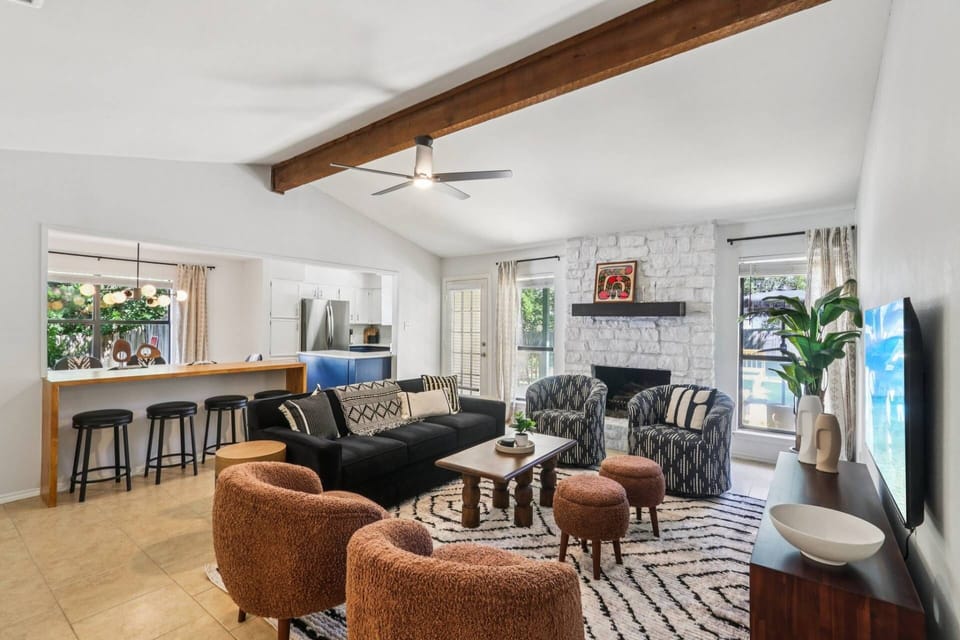 Kalahari themed living room with lots of seating and large TV - minutes from Kalahari resort