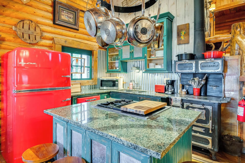 Kitchen | Trash Bags & Paper Towels | 1st Floor