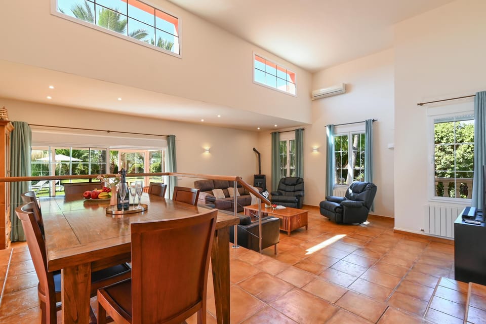 Living-dining room