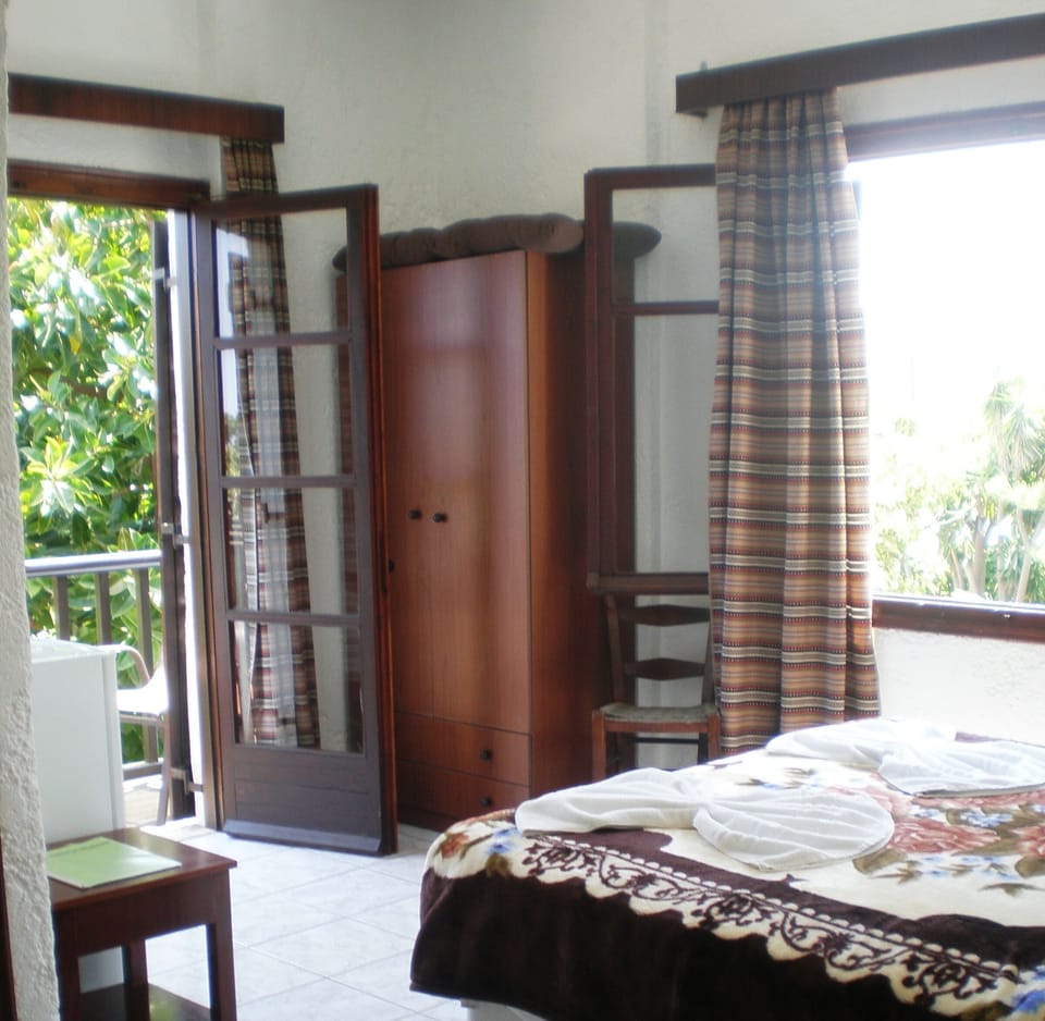 Standard Single Room | Egyptian cotton sheets, Select Comfort beds, in-room safe, desk