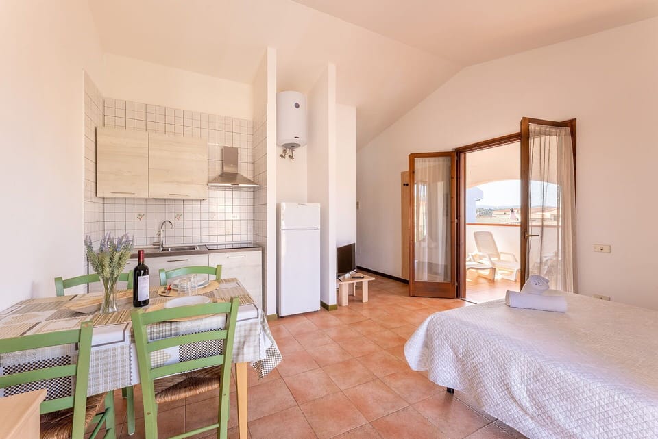 Autumn, Bedroom, Kitchen, Spring, Summer