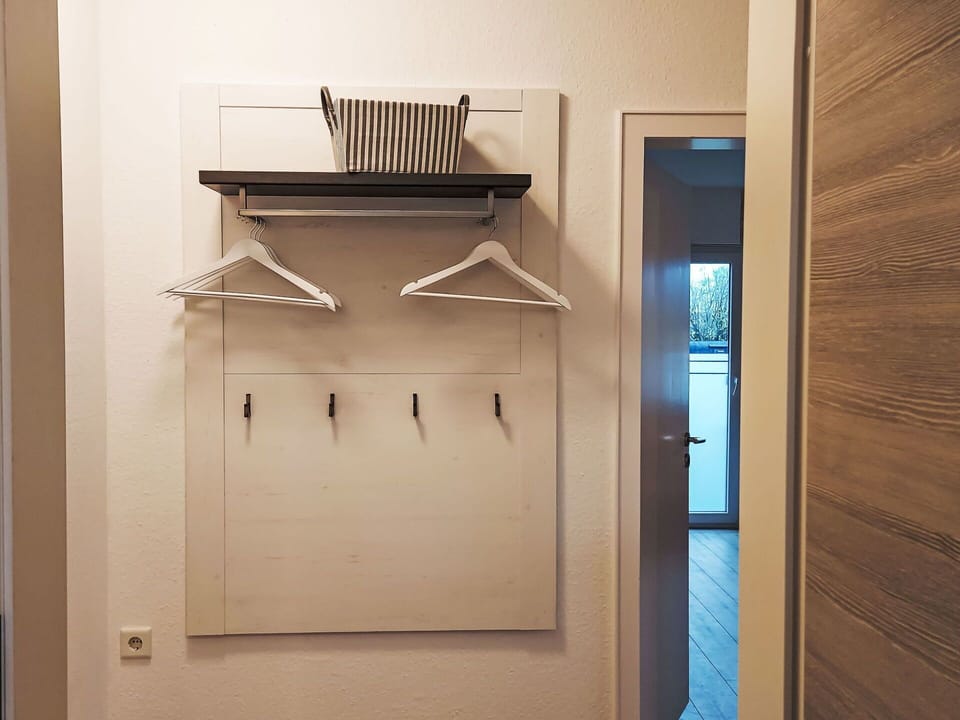 Wood, Flooring, Rectangle, Floor, Door, Wood Stain, Hardwood, Ceiling, Composite Material