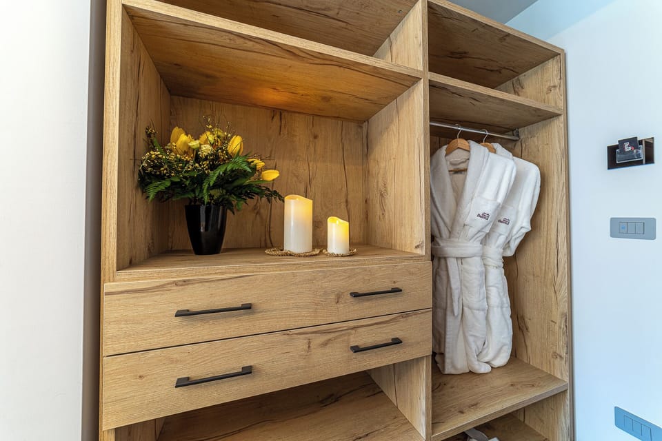 In-room safe, desk, soundproofing, free WiFi