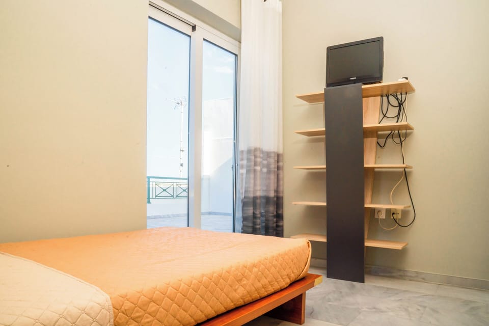 Lily's Penthouse - Bedroom 3 with single bed