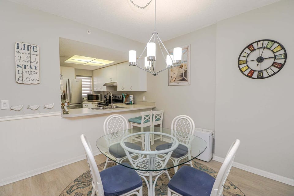 St. Augustine Beach Rentals Dining Room