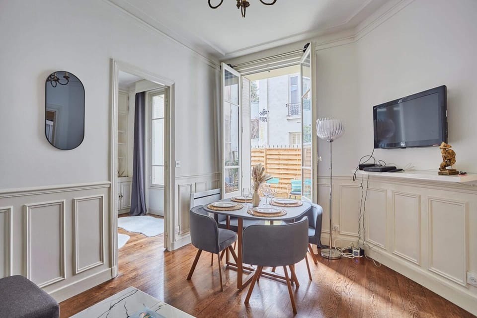 Apartment | Dining
