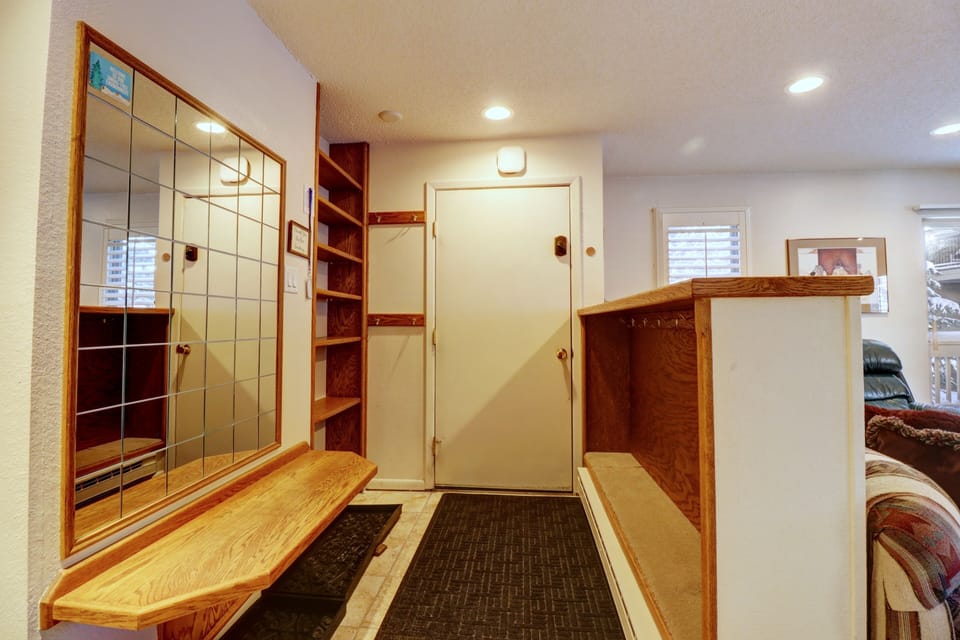 Condo, 2 Bedrooms | Interior