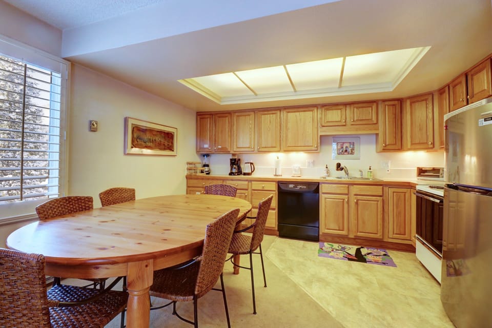 Condo, 2 Bedrooms | Private kitchen | Coffee/tea maker, fridge, oven, toaster