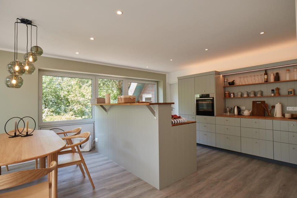House | Private kitchen | Cookware/dishes/utensils