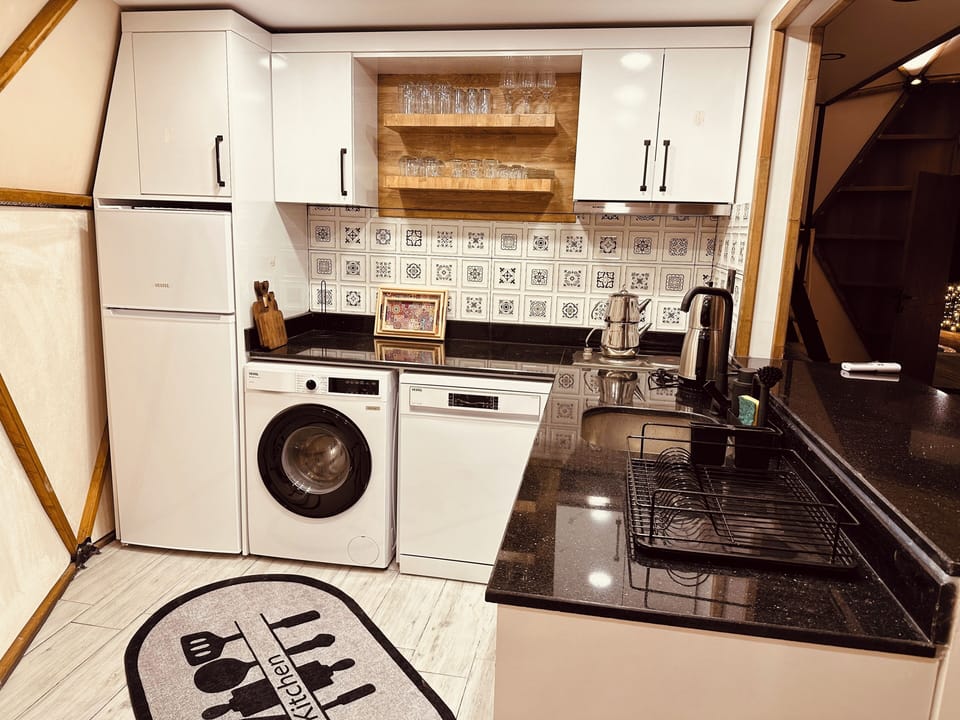 Family Villa, Private Pool, Mountain View | Living area | 43-inch LCD TV with digital channels, Netflix, Hulu