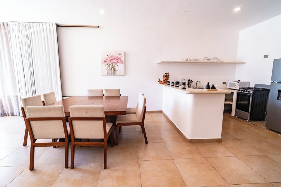Deluxe Condo, Multiple Bedrooms, Kitchen, Partial Ocean View | Private kitchen
