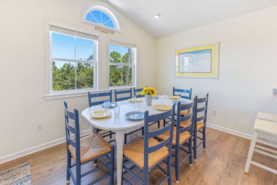 Surf or Sound Realty - 1200 - Counting Stars - Dining Area -3