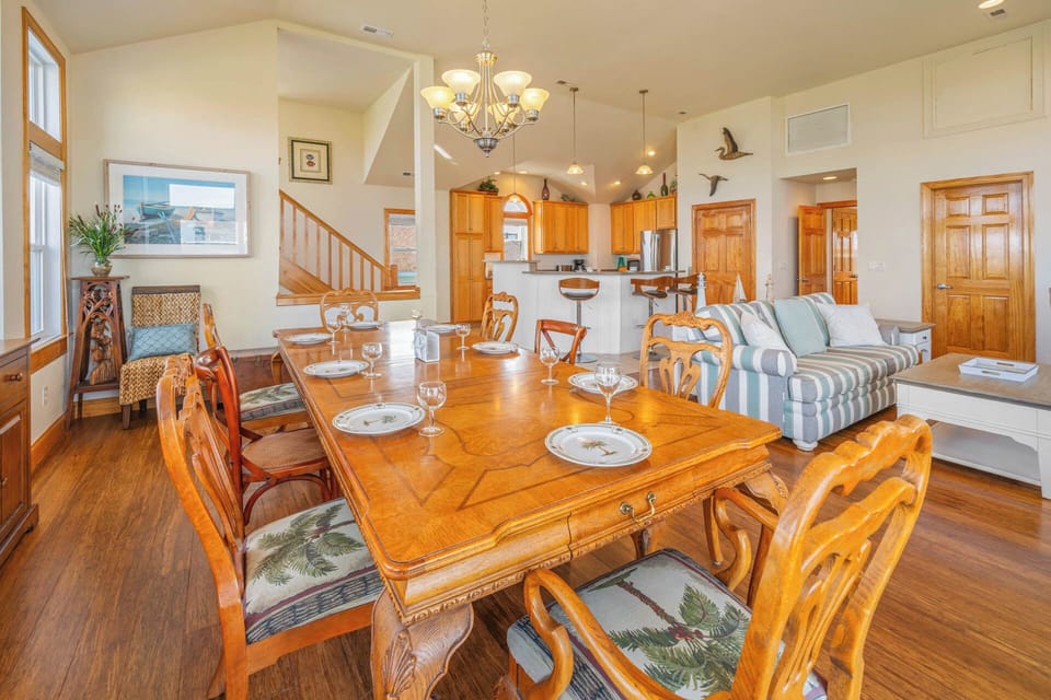 Surf or Sound Realty - 1209 - Aquamarine - Dining Area -3