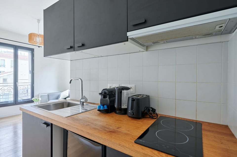 Apartment | Private kitchen | Fridge, microwave, stovetop, coffee/tea maker