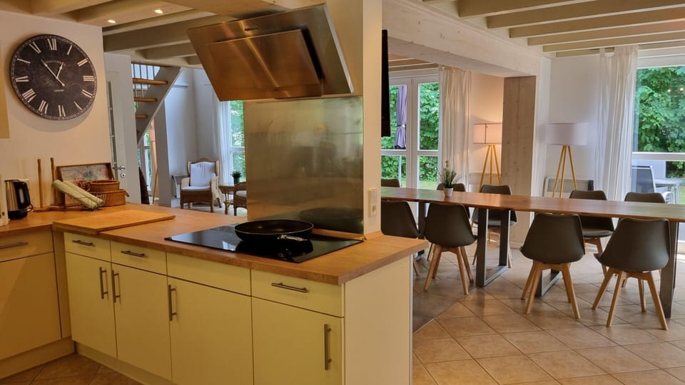 House | Private kitchen | Highchair