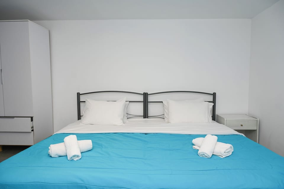 Studio | Free WiFi, bed sheets