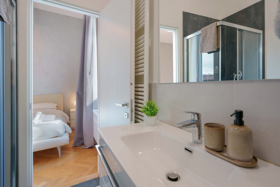Superior Suite | Desk, laptop workspace, soundproofing, free WiFi