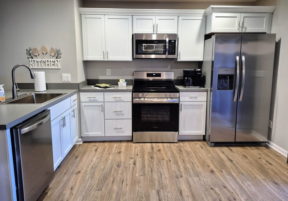 Fully equipped kitchen with everything you need—from quick breakfasts to home-cooked dinners