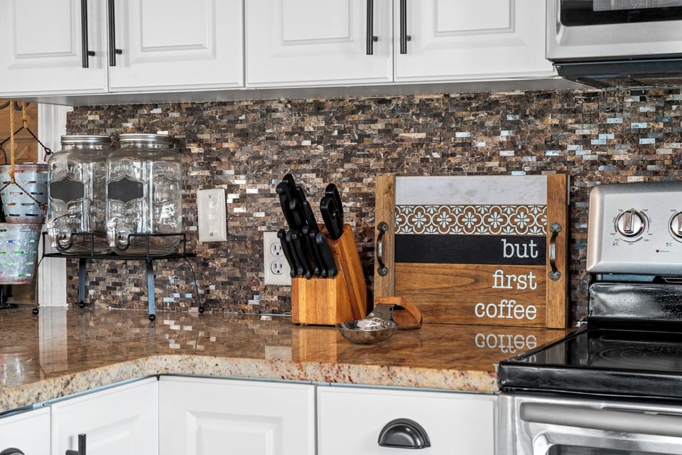 Stunning Fully Equipped Kitchen Great for Cooking In 4