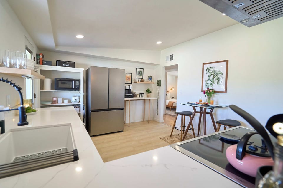 Breakfast nook, quartz counter, large deep sink