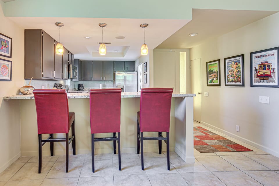Kitchen | Dishwasher | Stove/Oven