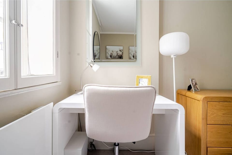 Work station