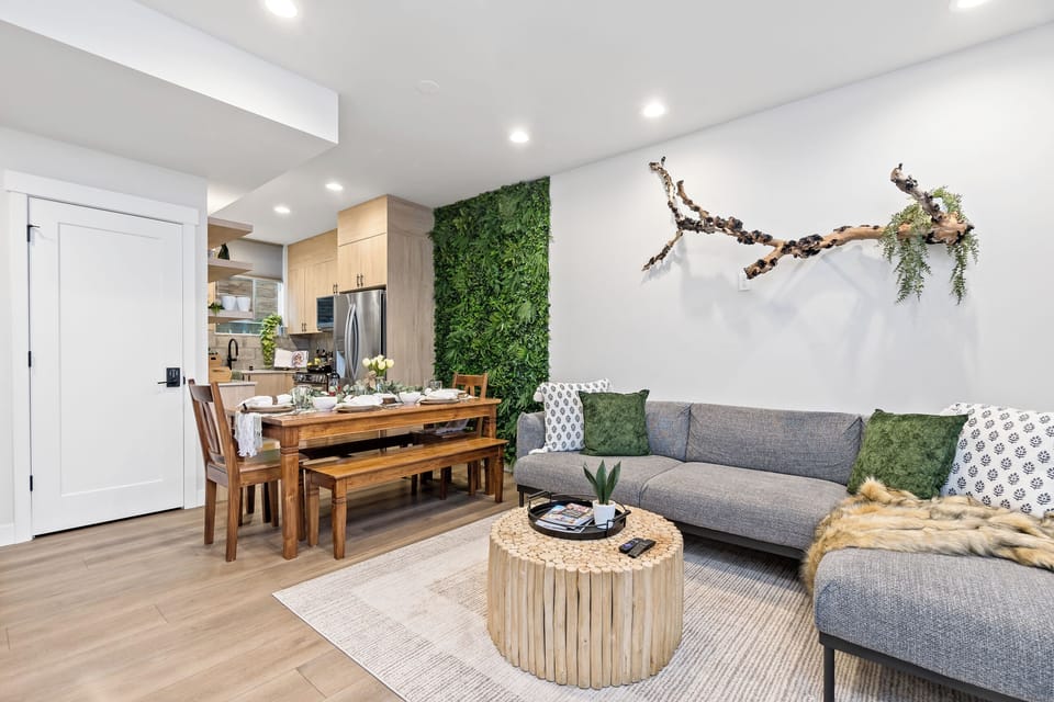Fresh and airy—comfort meets nature with a statement! 