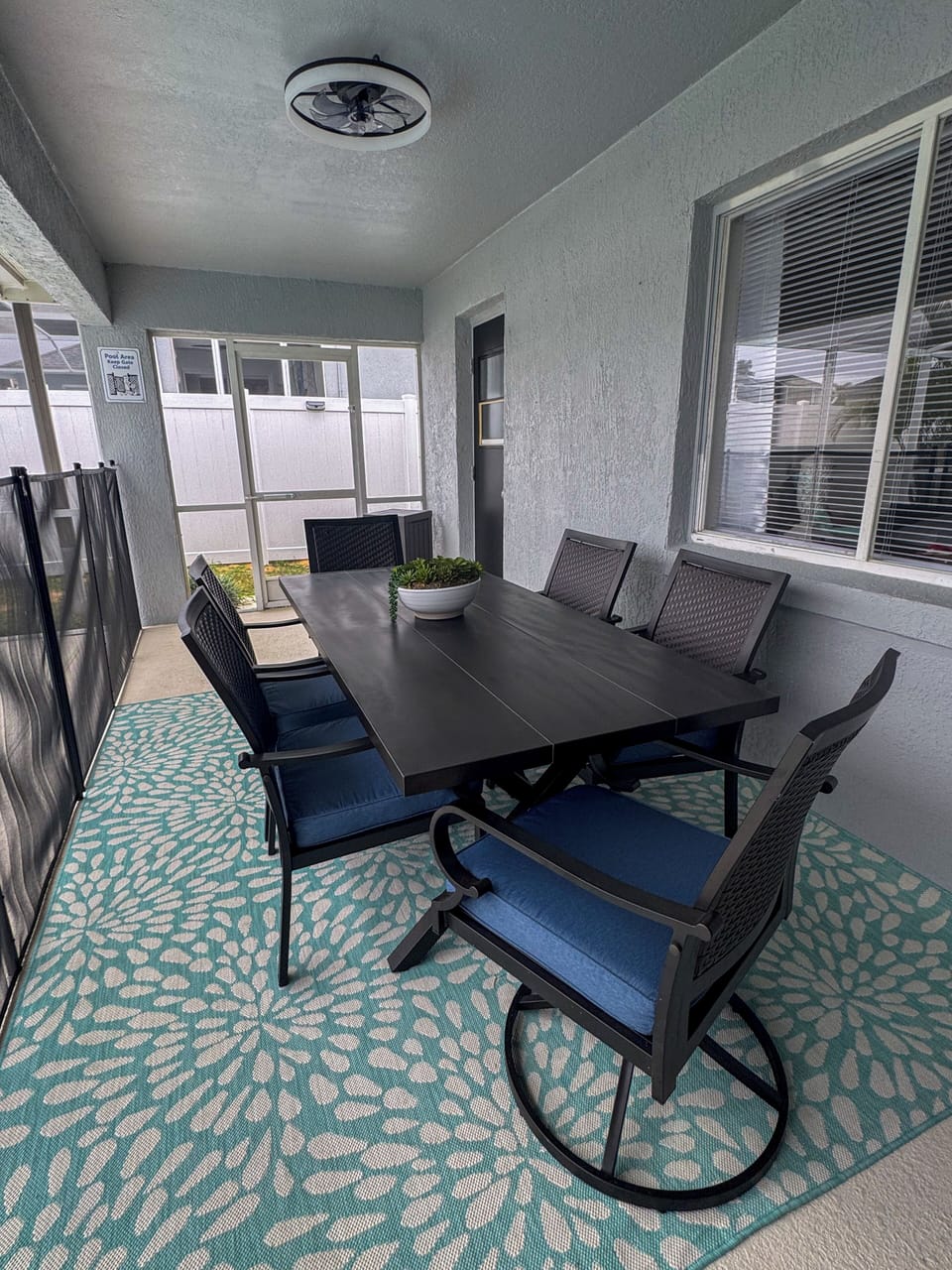 Outdoor dining