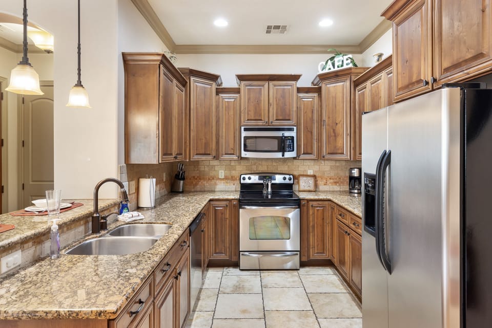 Fully furnished and equipped kitchen