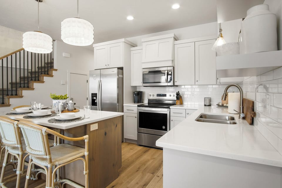 Fully furnished and equipped kitchen