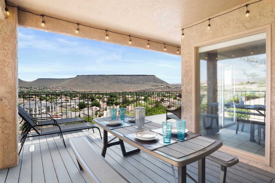 Outdoor seating in the patio with Long Range Views Year round seen from anywhere