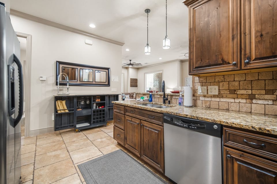 Fully furnished and equipped kitchen