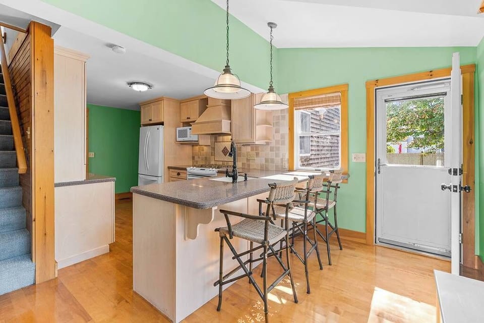 Additional counter seating for 3