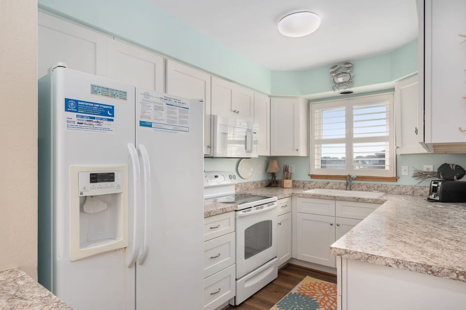 NH400: Hawk's Nest | TL Kitchen Area