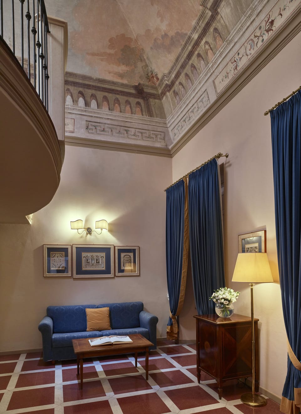 Junior Suite (Prestige) | Hypo-allergenic bedding, minibar, in-room safe, desk