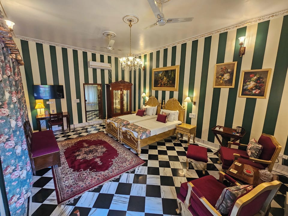Luxury Double Room | In-room safe, desk, laptop workspace, blackout drapes